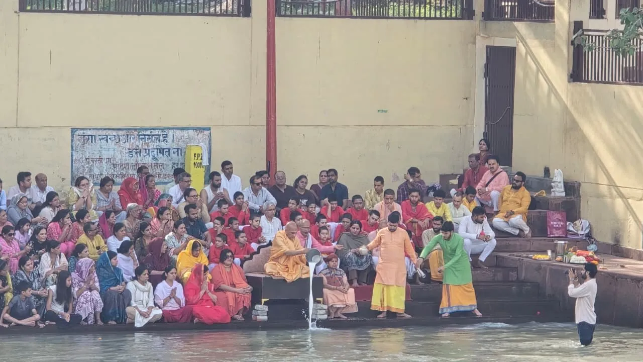 Avadhesanand Giri Maharaj